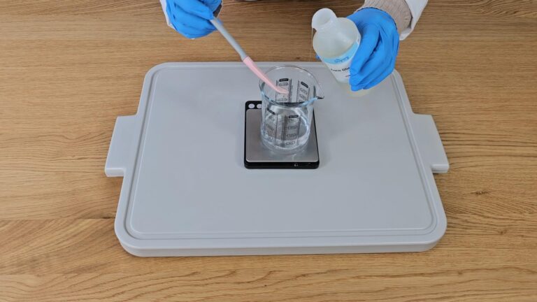 Combine the water and glycerin into a clean beake Combine the water and glycerin into a clean beake