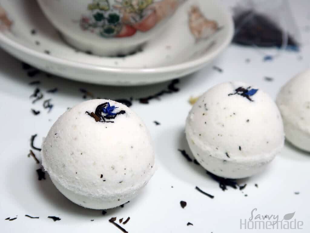 handmade bath bombs that leave your skin super soft!