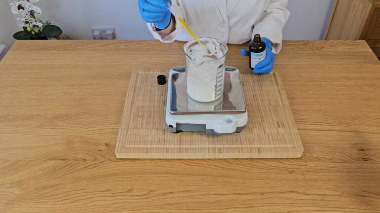 Now we can add our essential oil or fragrance. Now we can add our essential oil or fragrance.