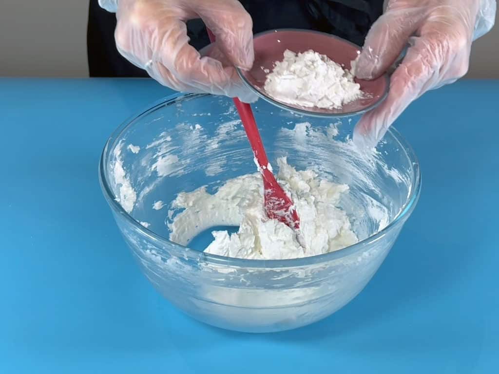 sprinkle in the arrowroot powder