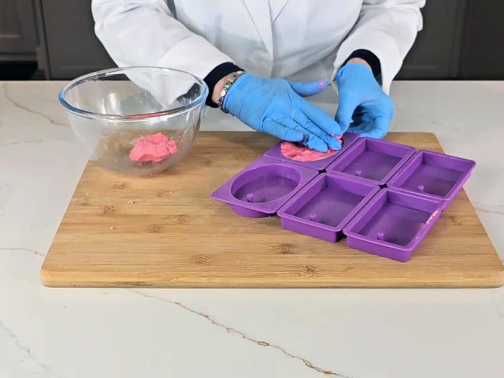 start filling the mold