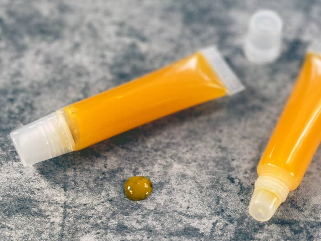 soft and shine gelled lip oil