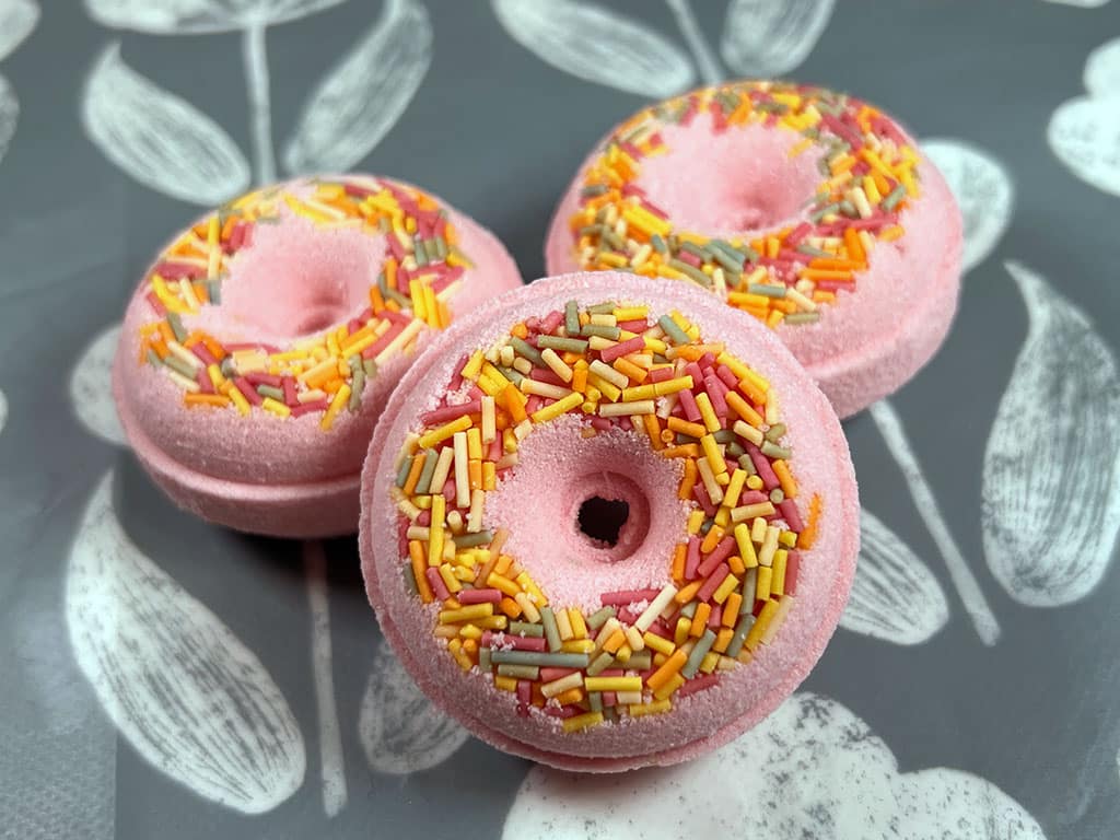 DIY donut bath bombs DIY donut bath bombs
