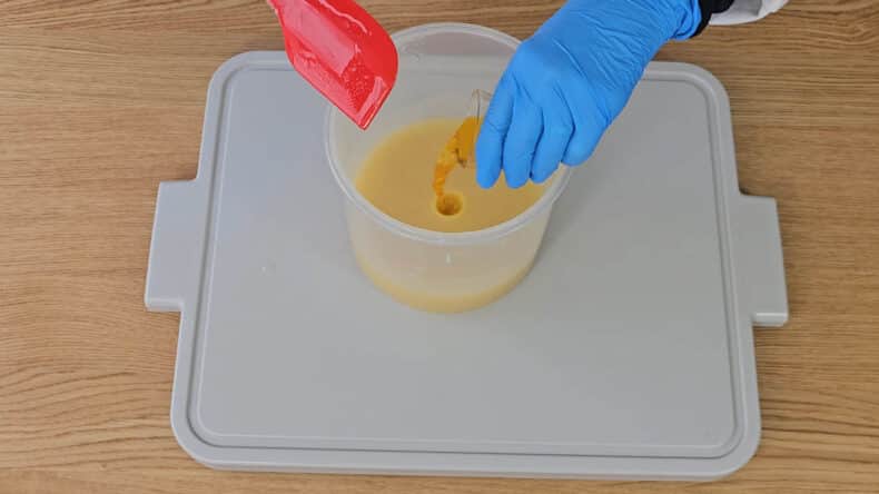 Now it’s time to add our essential oils.