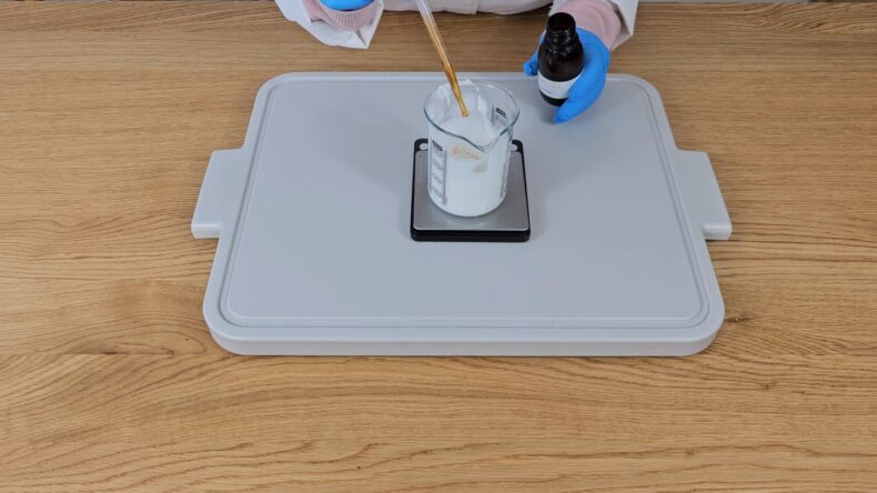 Add the vitamin E first and stir well.