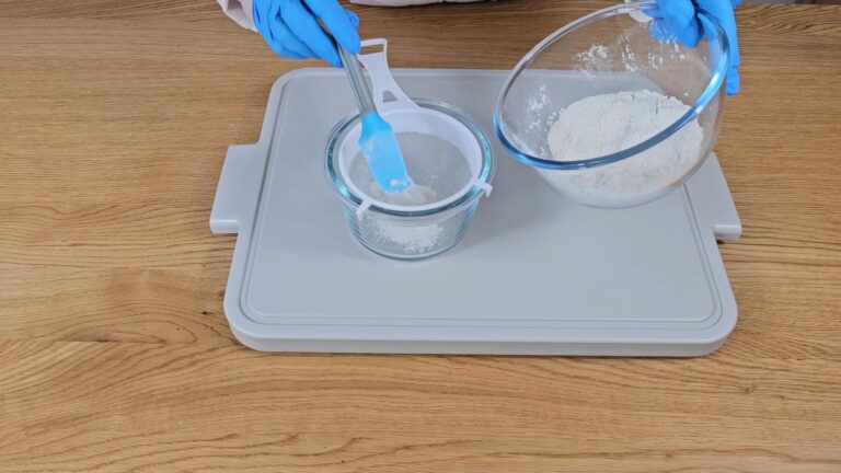 Sieve the powders Sieve the powders