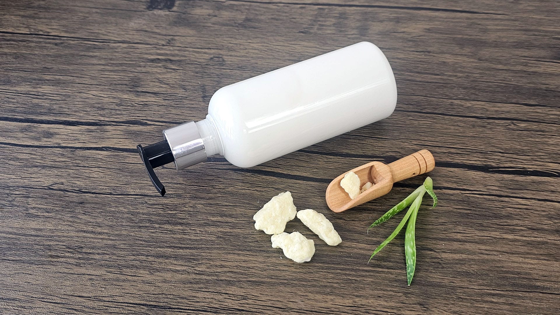 DIY Shea Butter Lotion Recipe (Natural Lightweight & Easy To Make) DIY Shea Butter Lotion Recipe (Natural Lightweight & Easy To Make)