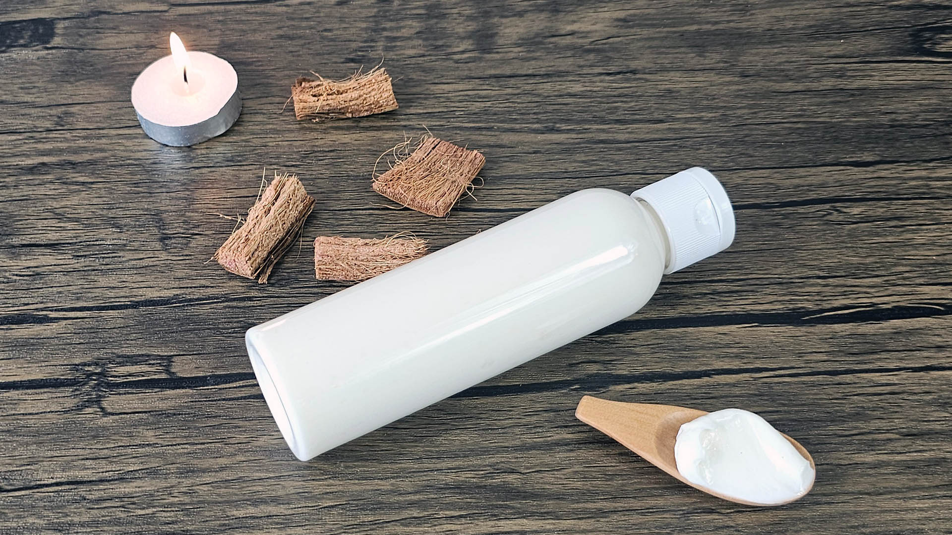 Coconut Oil Lotion Recipe (Natural, Light & Easy DIY) Coconut Oil Lotion Recipe (Natural, Light & Easy DIY)