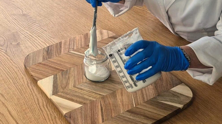 Pour into a clean, sterilised container