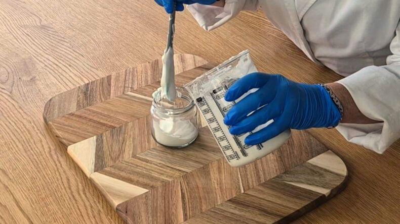 Pour into a clean, sterilised container