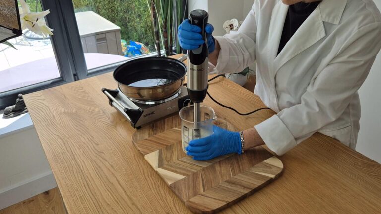 Grab the stick blender and stick blend for around 2 minutes