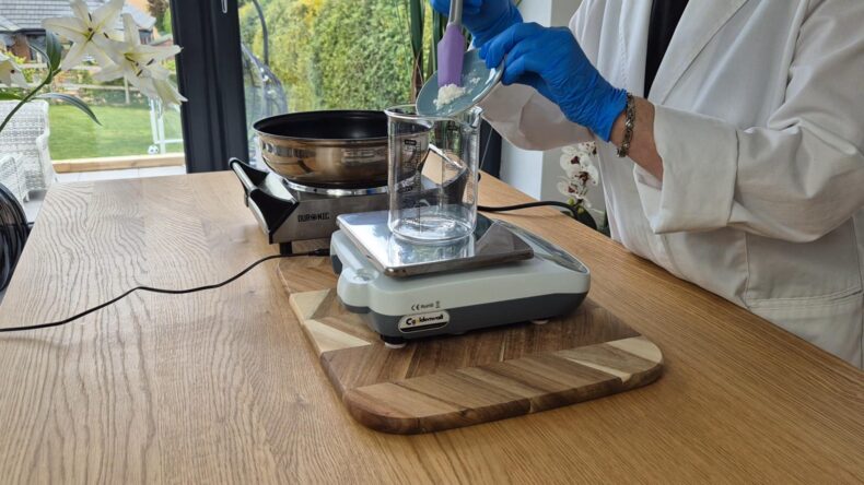 sprinkle in the Hydroxyethyl Cellulose (HEC) Mix until the HEC has fully dissolved.