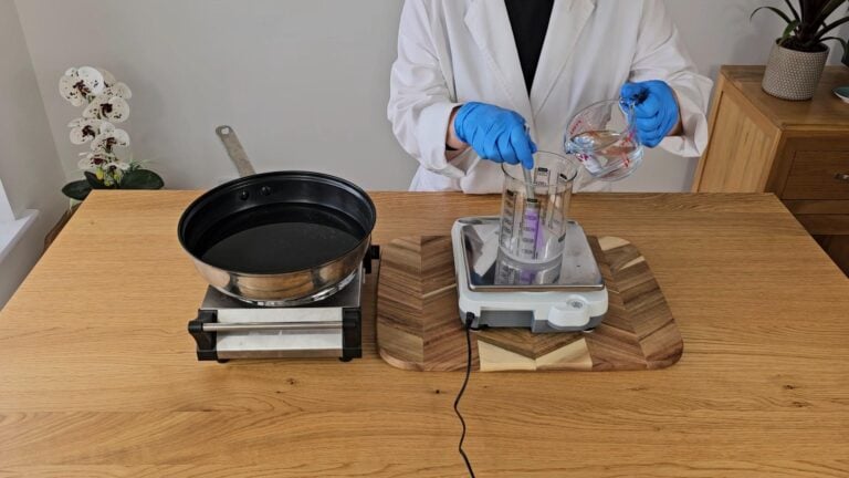 Stir the water into the gel slurry. Stir the water into the gel slurry.