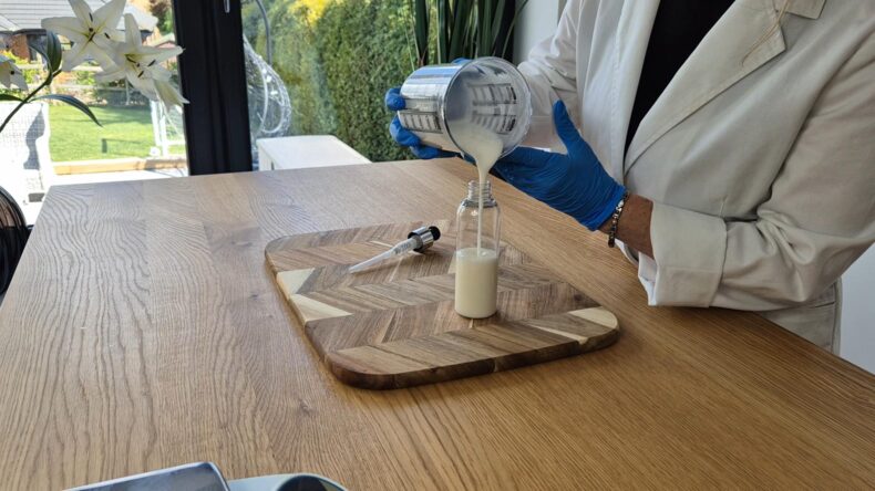 we have found a pump or flip top lid bottle perfect for this